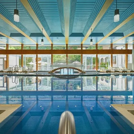 Sleeps 4 Pool Wifi
